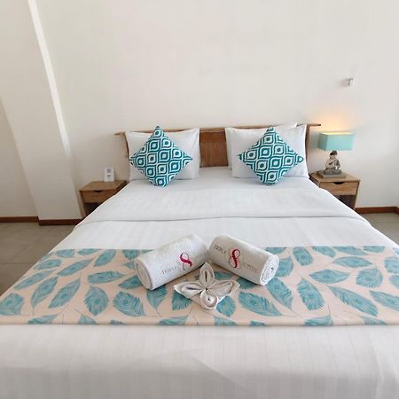 Triple 8 Suites Labuan Bajo Exterior photo