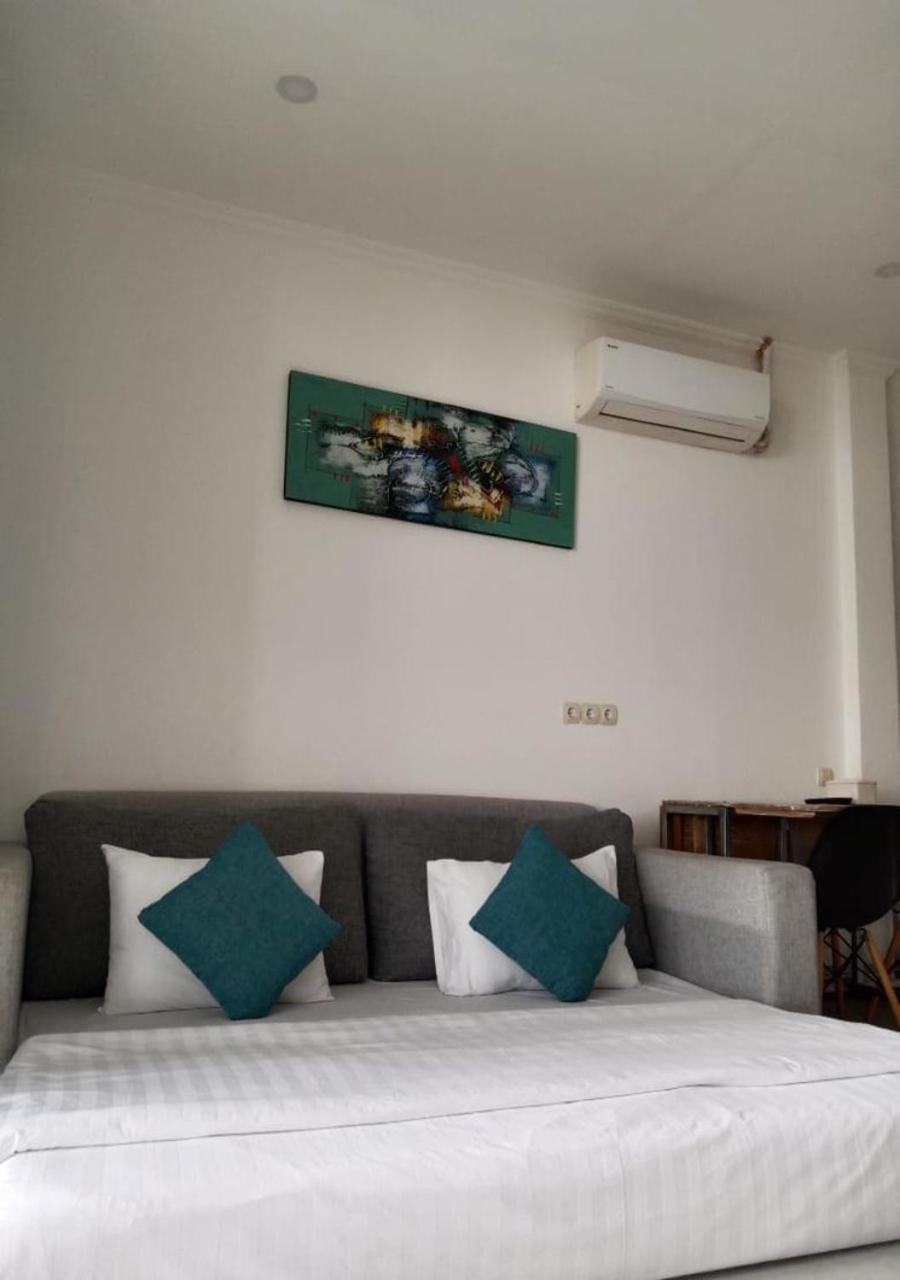 Triple 8 Suites Labuan Bajo Exterior photo