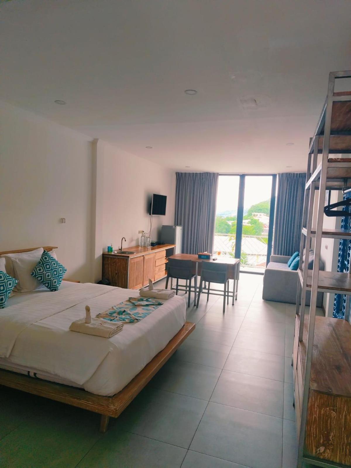 Triple 8 Suites Labuan Bajo Exterior photo