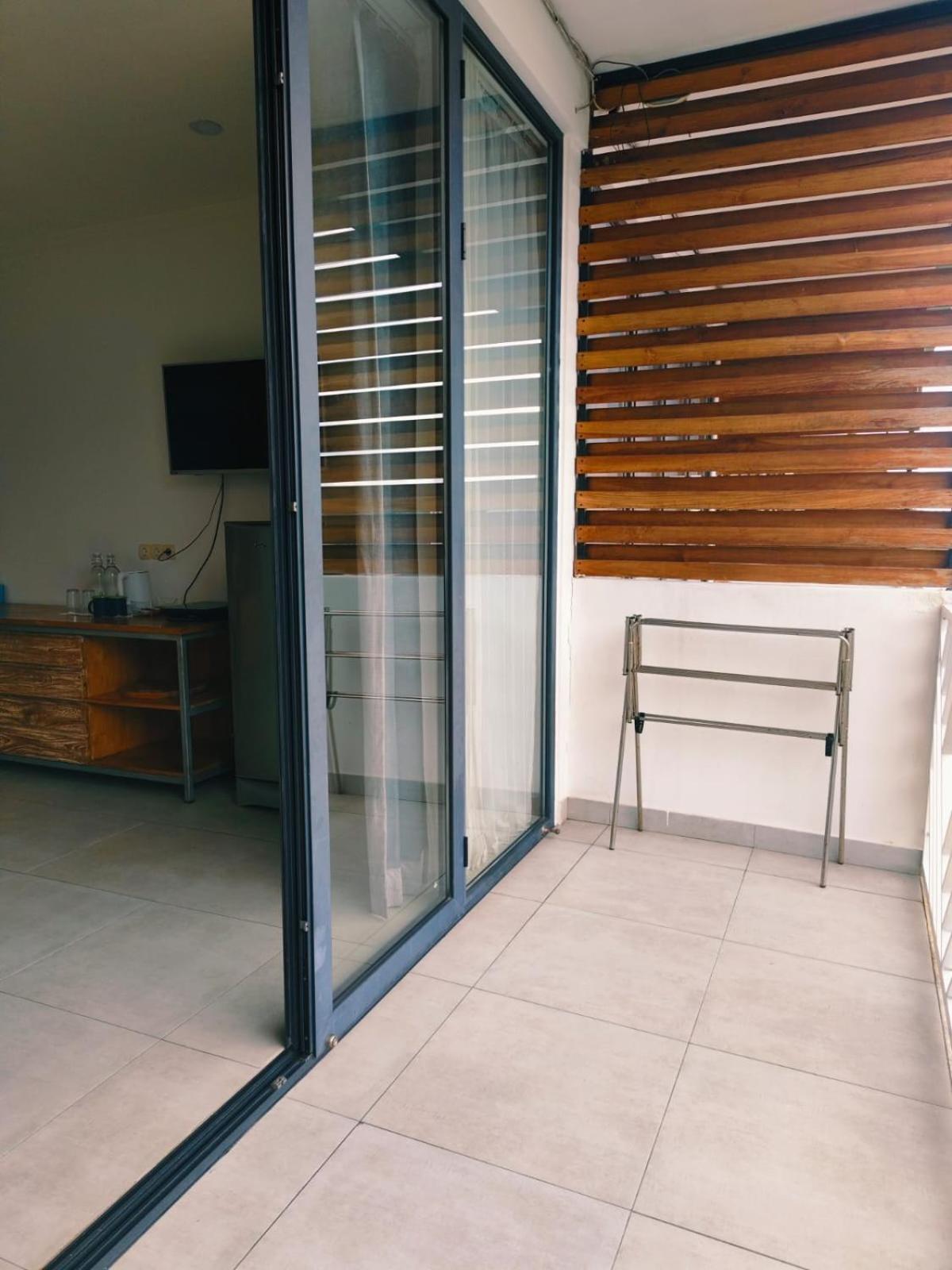 Triple 8 Suites Labuan Bajo Exterior photo